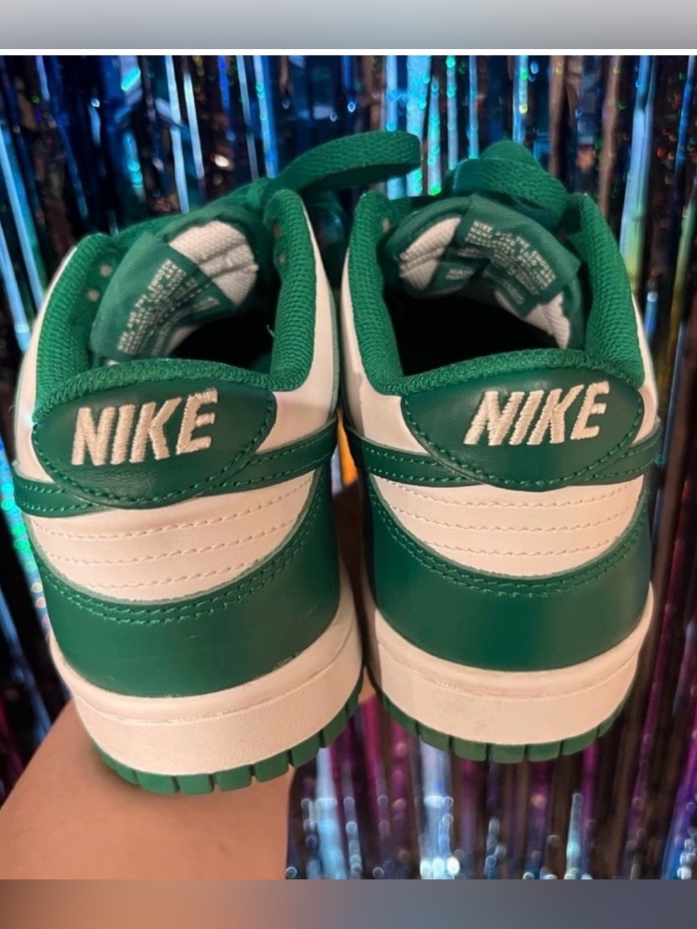 Big Kids Nike Dunks Green and white size 6 is equivalent to women’s 7 1/2 - Picture 5 of 5